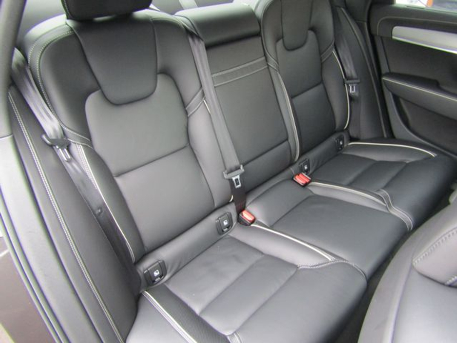 2021 Volvo S90 - image 20