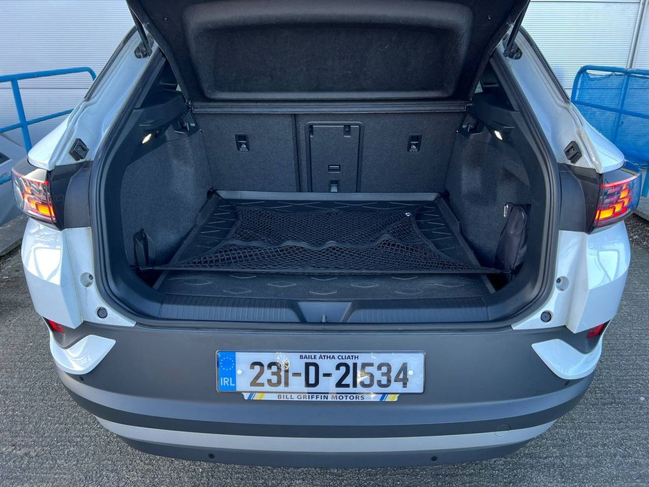 2023 Volkswagen ID.4 - image 13