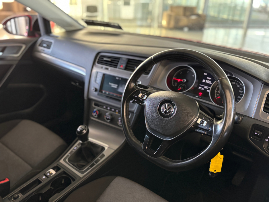 2016 Volkswagen Golf - image 8