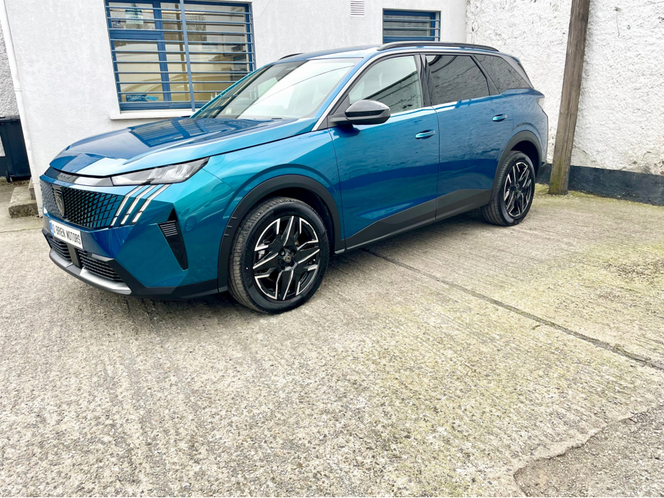 2025 Peugeot 5008 - image 38