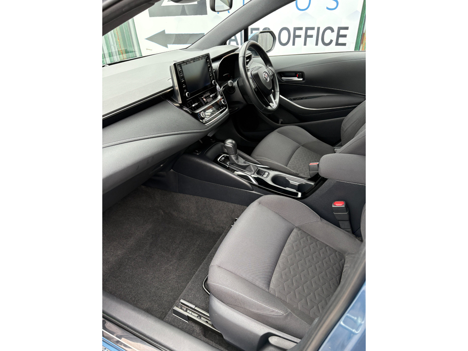 2020 Toyota Corolla - image 8