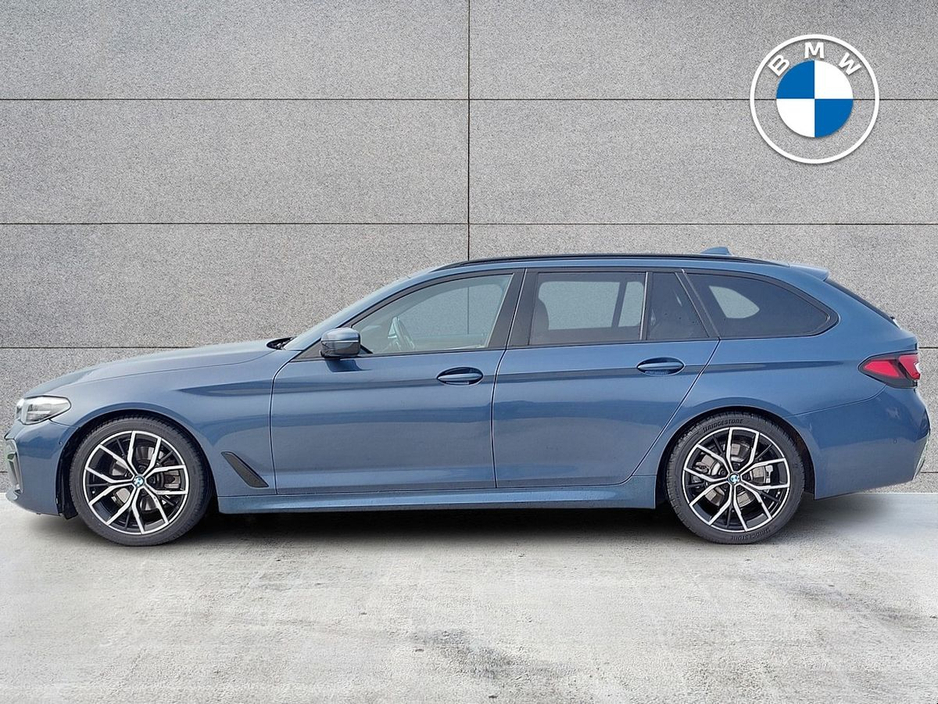 2024 BMW 5 Series - image 3