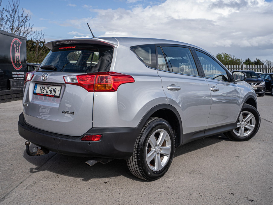 2014 Toyota Rav4 - image 2