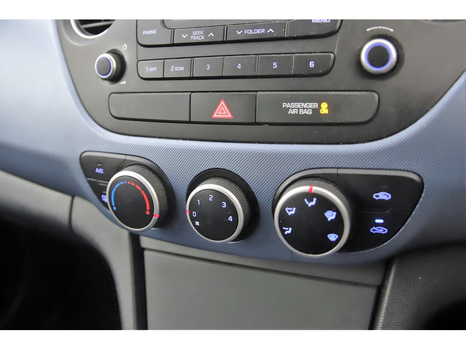 2017 Hyundai i10 1.0 DELUXE 5SPD *BI-TONE INTERIOR*14"ALLOY WHEELS* €10,890