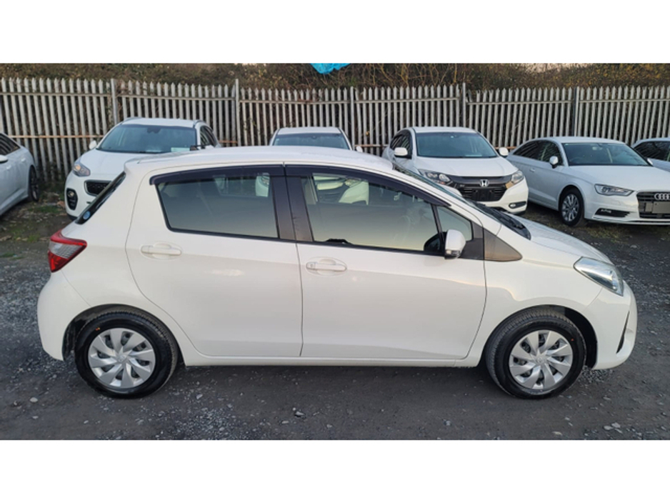 2018 Toyota Vitz - image 5