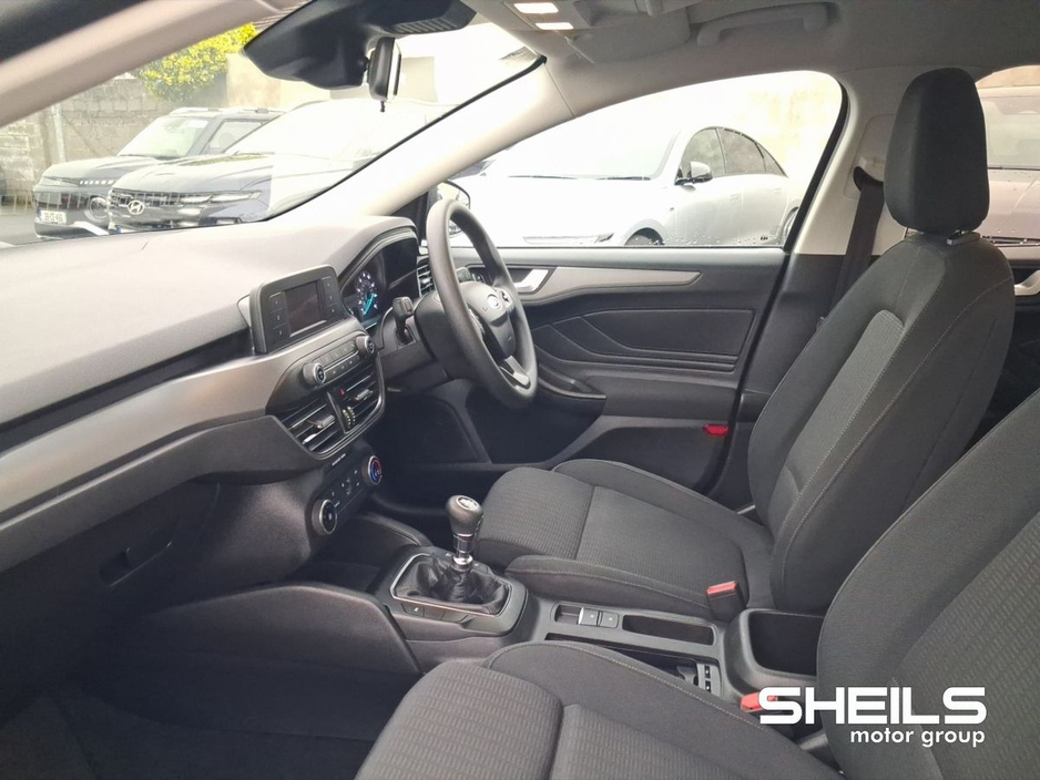 2019 Ford Focus - image 5