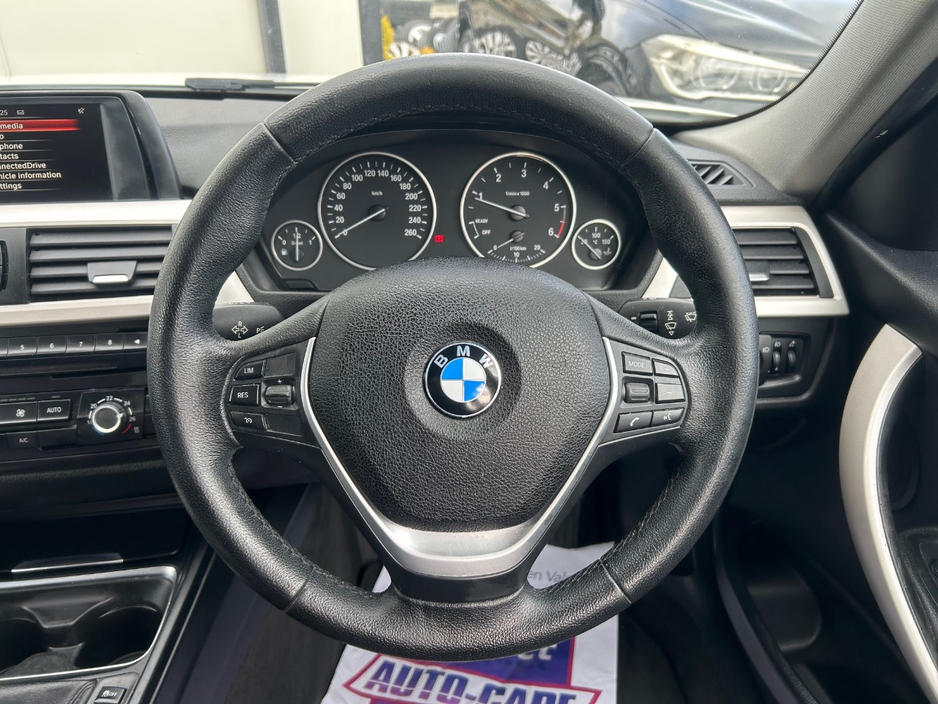 2014 BMW 3 Series - image 5