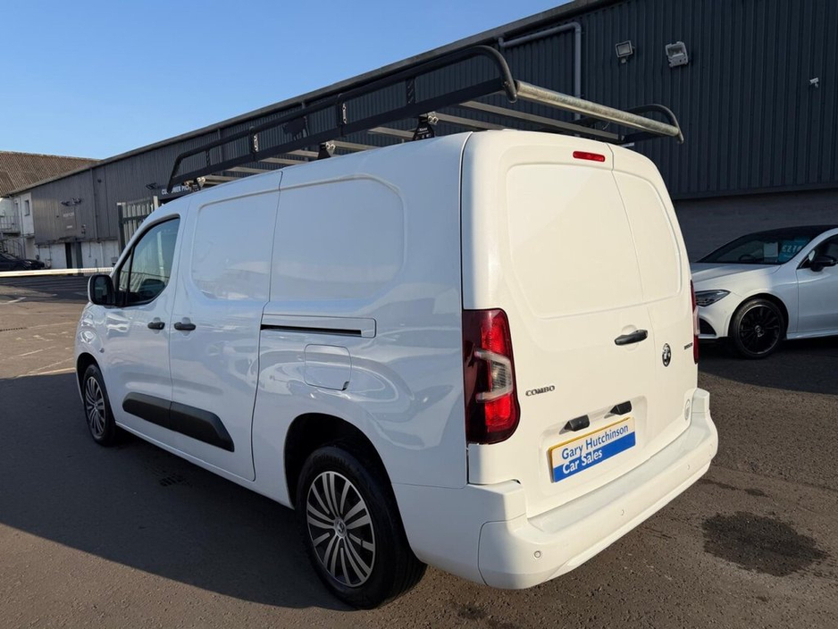 2020 Vauxhall Combo - image 36