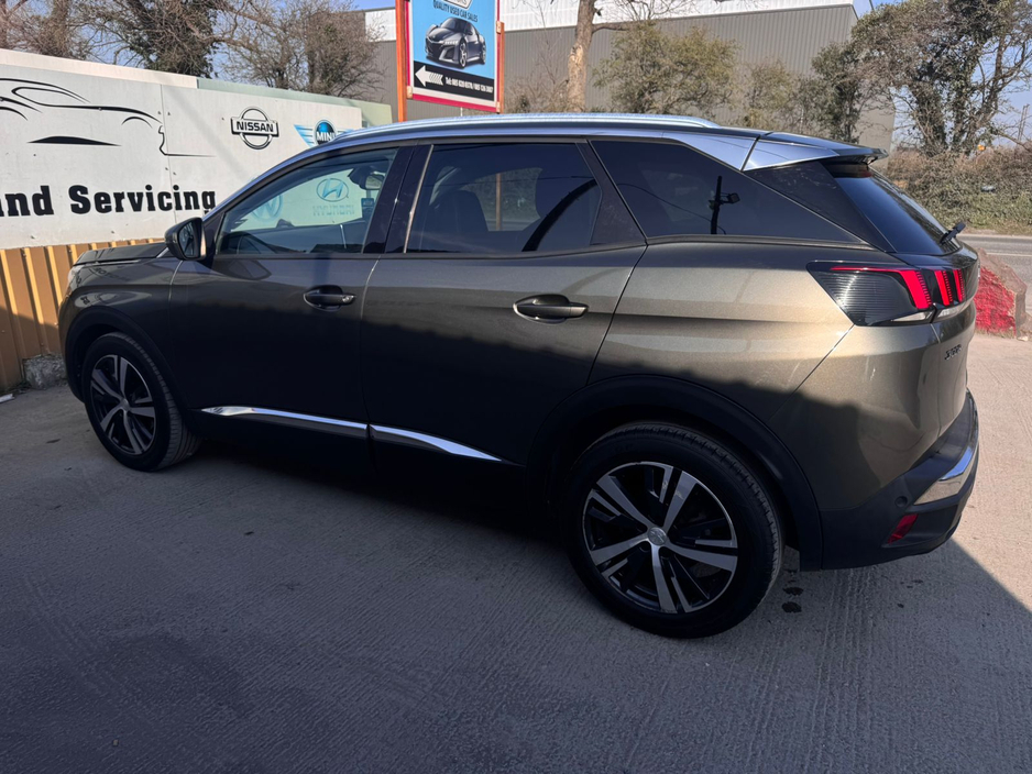 2018 Peugeot 3008 - image 8