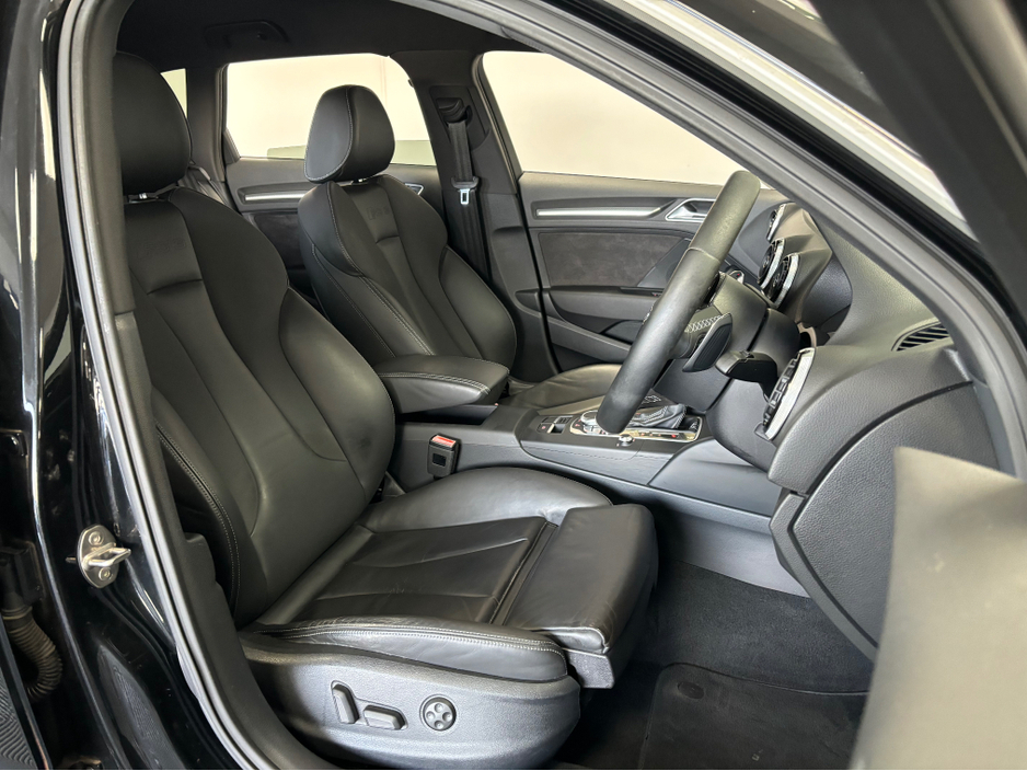 2016 Audi RS3 - image 8