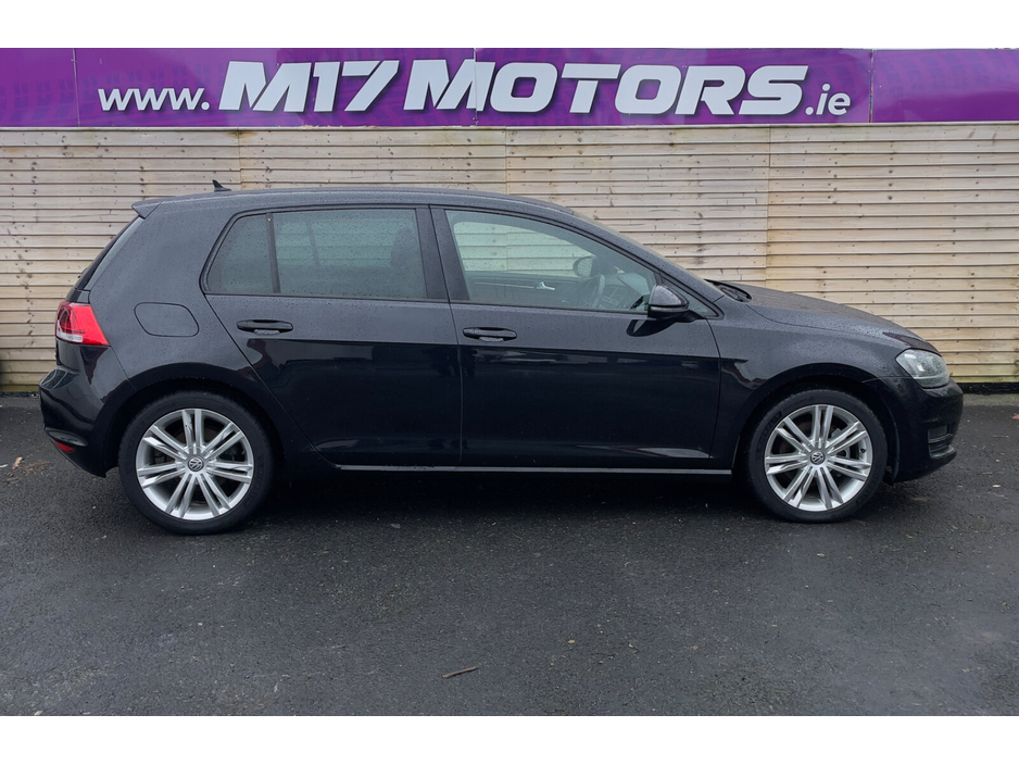 2015 Volkswagen Golf - image 2