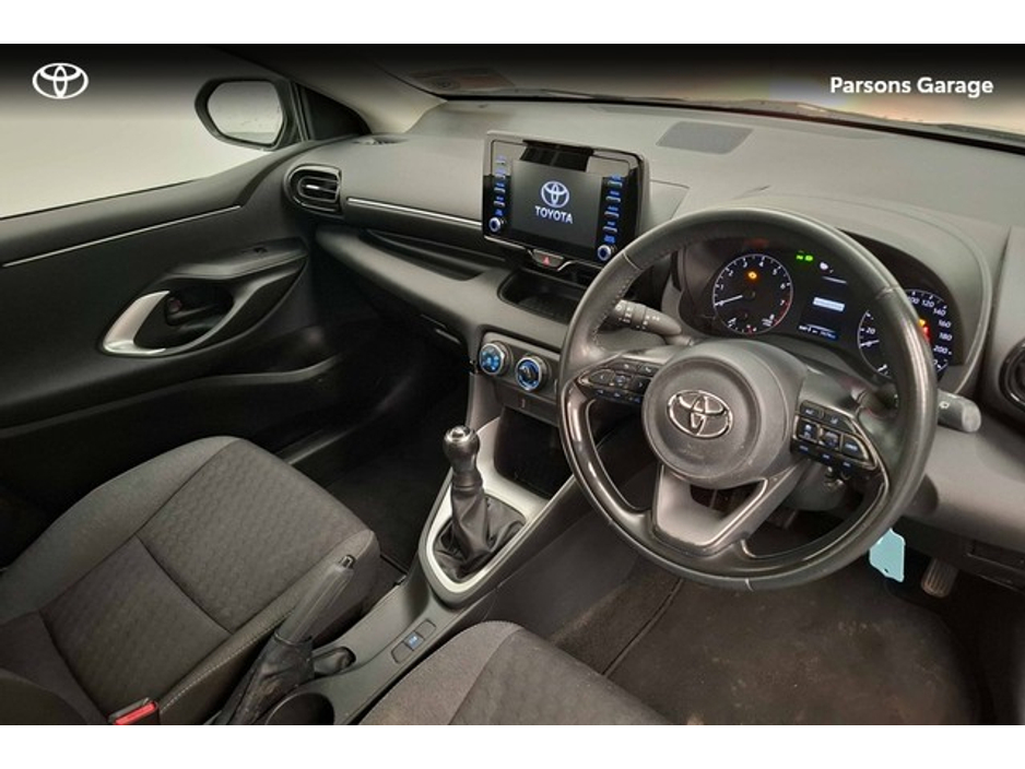 2023 Toyota Yaris - image 7