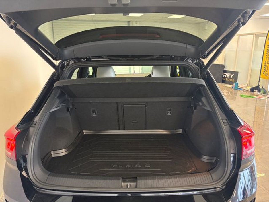 2022 Volkswagen T-Roc - image 12