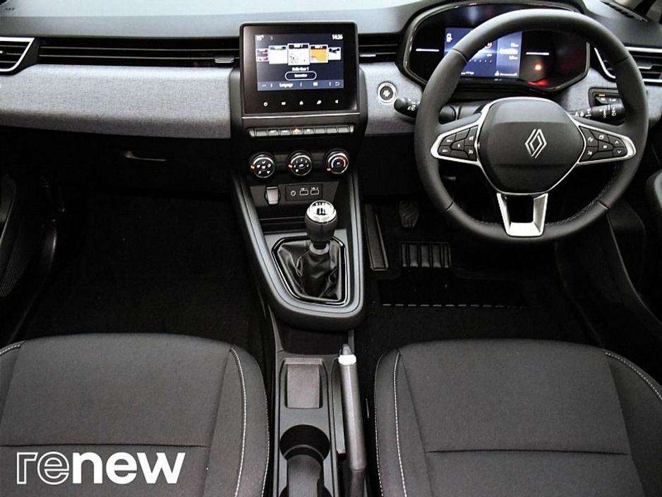 2025 Renault Clio - image 2