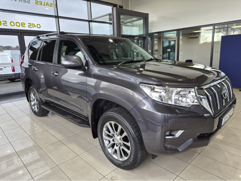 2022 Toyota Landcruiser - image 2