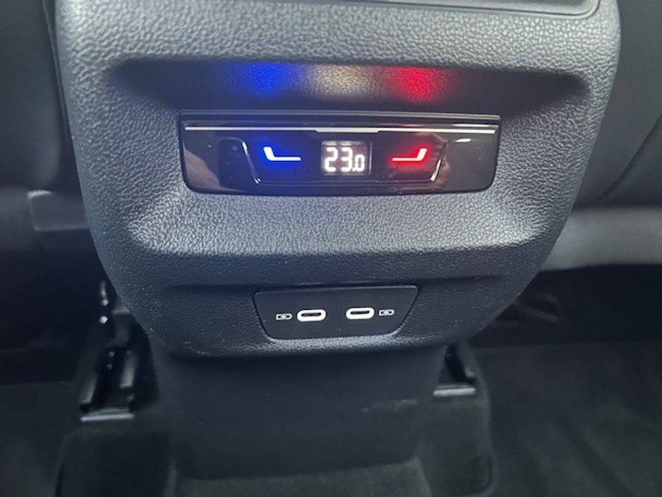 2025 Volkswagen Tiguan - image 11