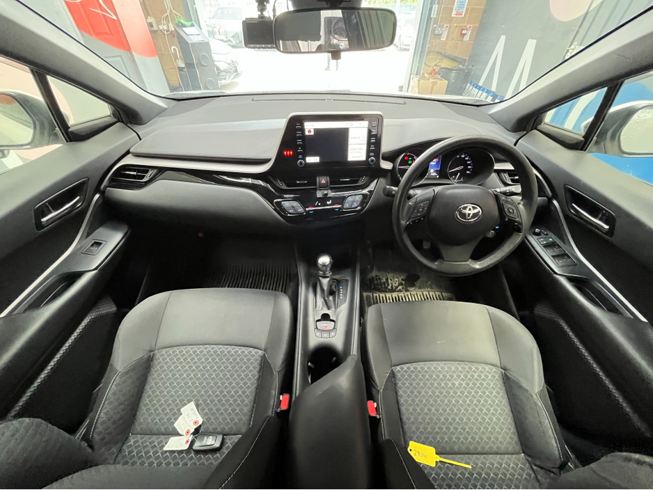 2020 Toyota C-HR - image 14