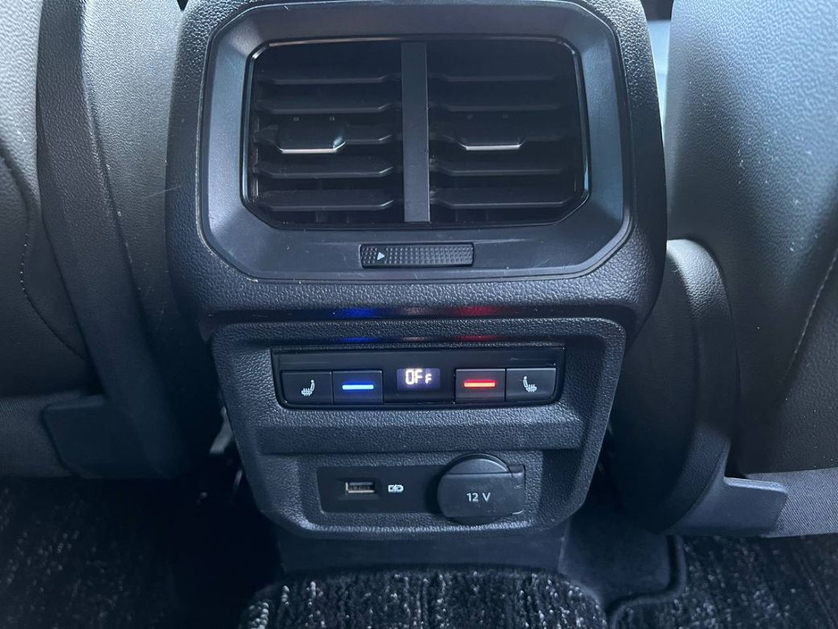 2018 Volkswagen Tiguan R-LINE 2.0 TDI 4MOTION // BLACK EDITION // HEADS-UP DISPLAY // 360 SURROUND PARKING CAMERAS €28,950