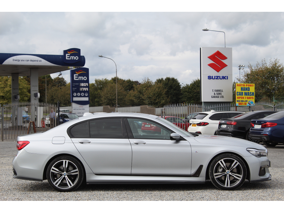 2019 BMW 7 Series - image 6