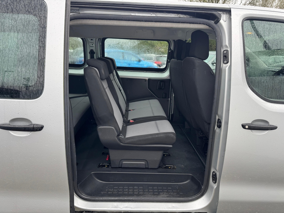 2019 Peugeot Expert - image 9