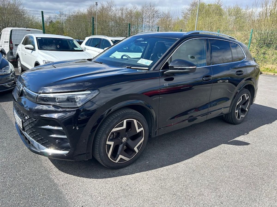 2024 Volkswagen Tiguan - image 2