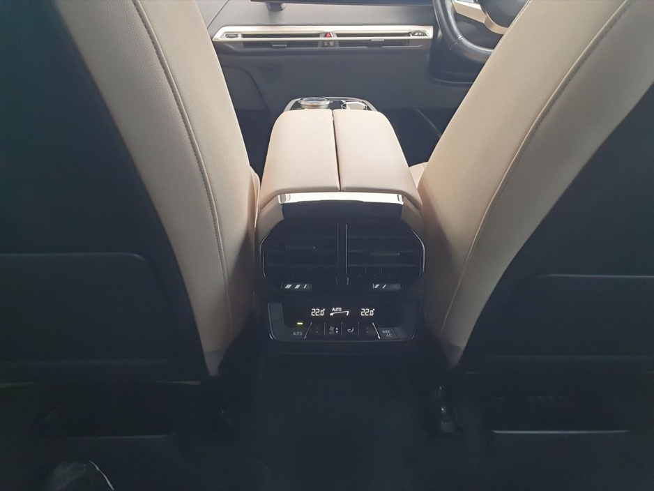 2023 BMW iX xDrive50 M Sport €69,995