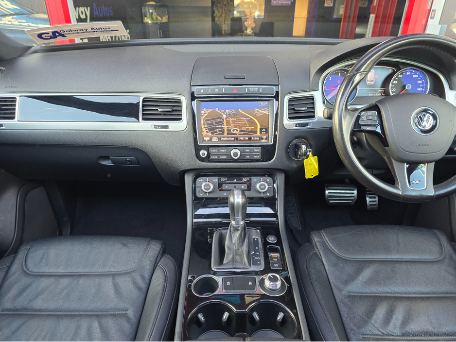 2017 Volkswagen Touareg V6 R-LINE-FULLY SERVICED WITH NEW TYRES €26,450