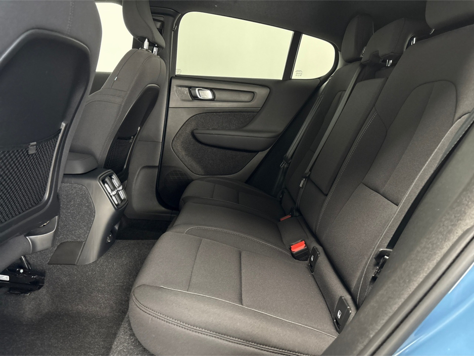 2024 Volvo C40 - image 31