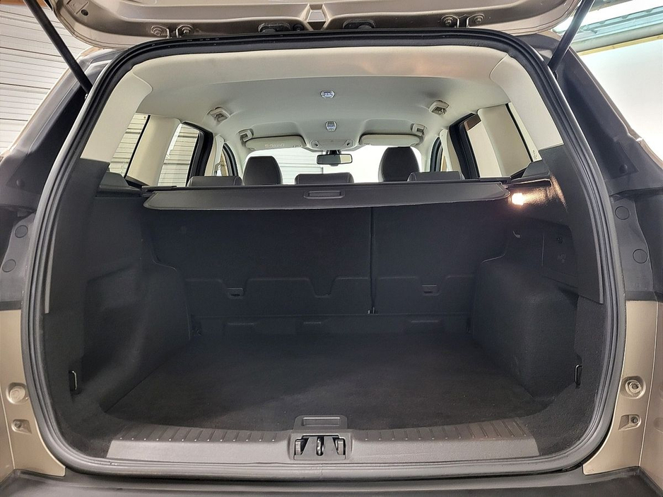 2019 Ford Kuga - image 10