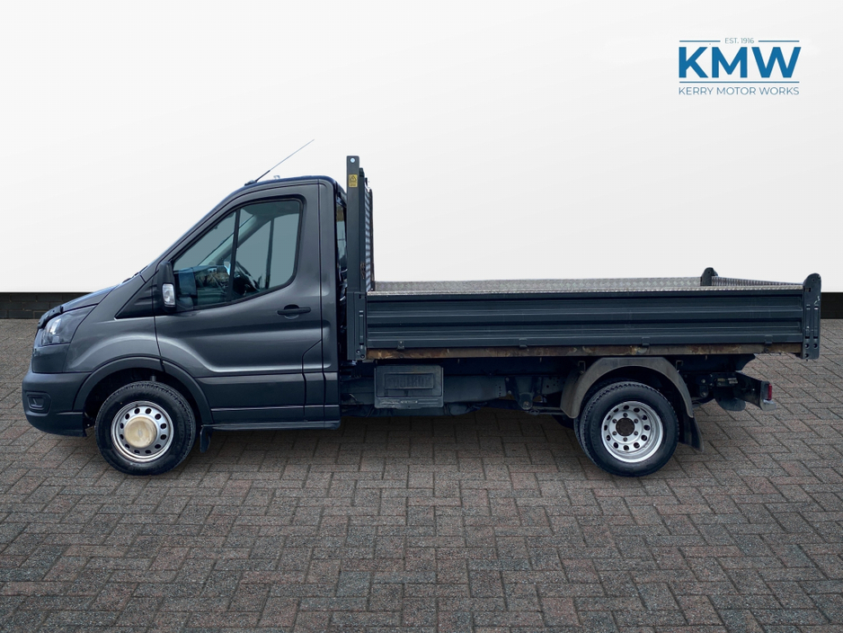 2023 Ford Transit - image 6