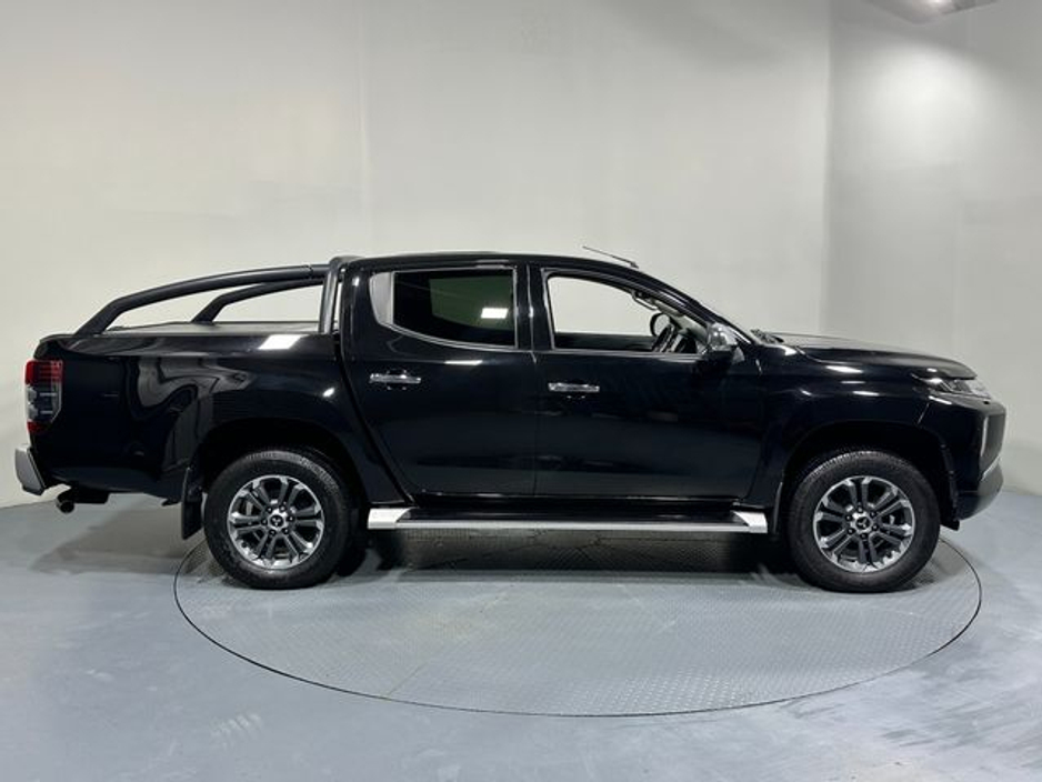 2020 Mitsubishi L200 - image 8