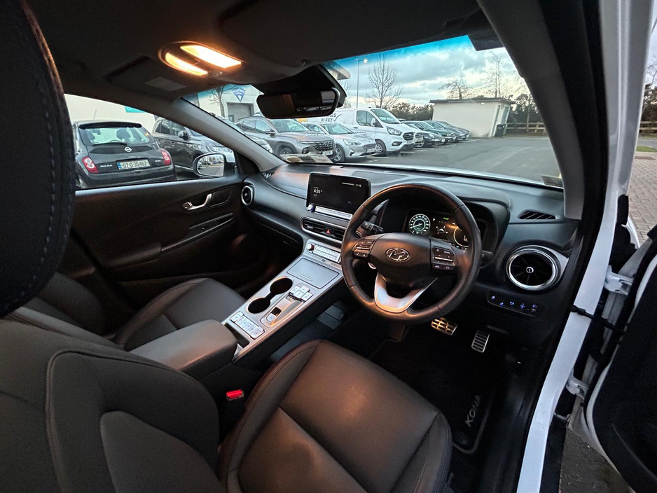 2023 Hyundai Kona - image 5