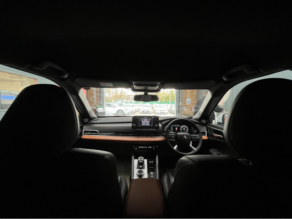 2023 Mitsubishi Outlander - image 22