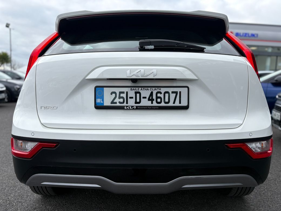 2025 Kia Niro - image 12