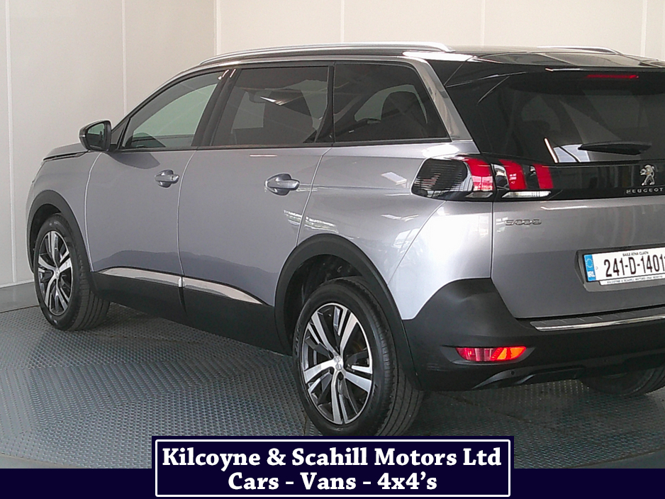 2024 Peugeot 5008 - image 10