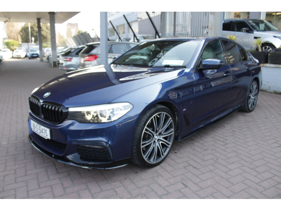 2019 BMW 5 Series - image 8