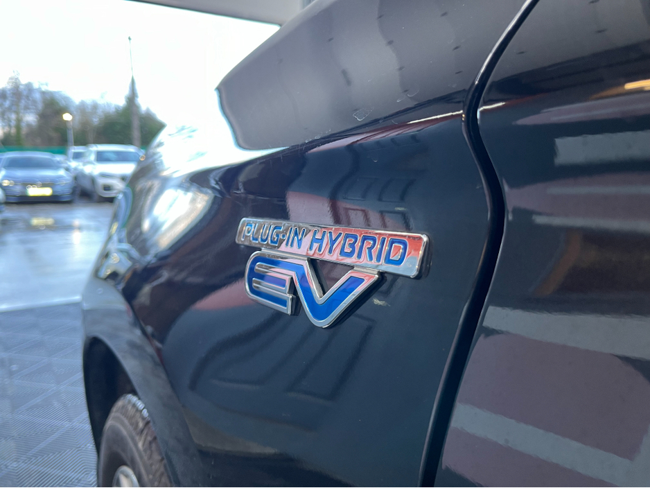 2019 Mitsubishi Outlander €21950 2019 MITSUBISHI OUTLANDER PHEV G PREMIUM 2.4 AUTOMATIC / CRUISE CONTROL / REVERSE CAMERA / ELECTRIC HEATED SEATS / HEATED STEERING WHEEL €21,950