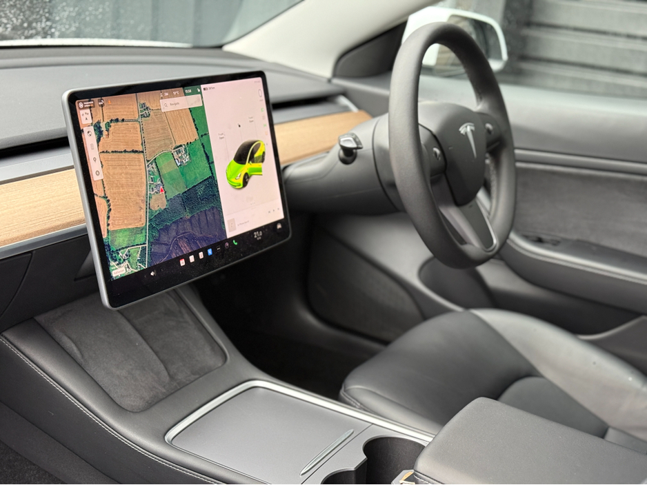 2021 Tesla Model 3 - image 5