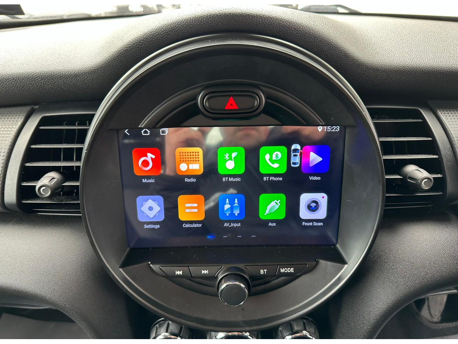 2017 MINI Cooper - image 22