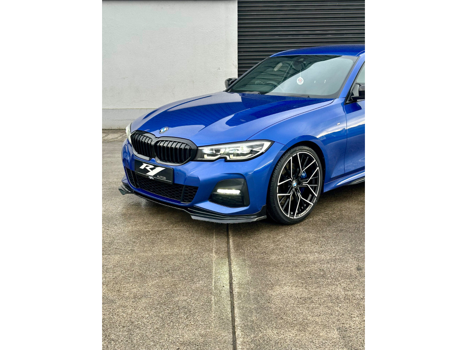 2020 BMW 3 Series - image 2