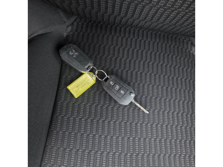 2017 Peugeot 208 1.2 PureTech 68bhp Access 3 dr €9,950