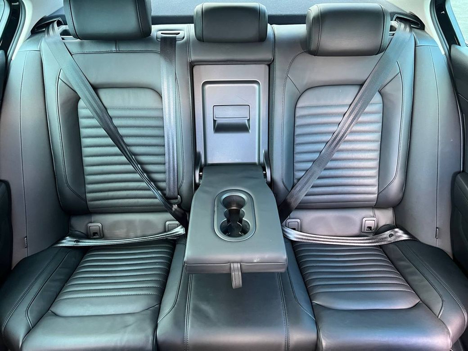 2018 Volkswagen Passat HIGHLINE R-LINE PACK 2.0 TDI // 360 PARKING CAMERAS // LEATHER HEATED & COOLED SEATS // BRAND NEW 19" R-LINE ALLOYS €22,950