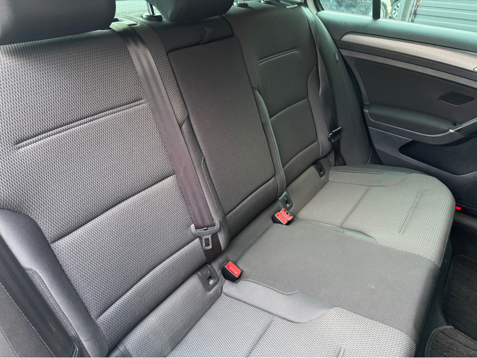 2018 Volkswagen Golf - image 12