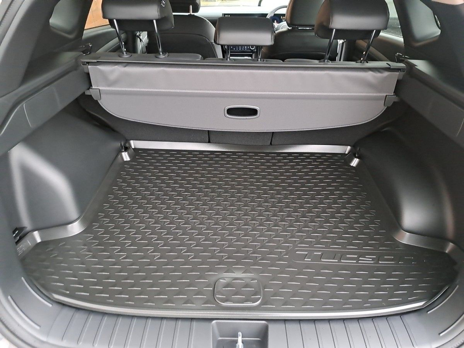 2025 Hyundai Tucson Platinum Automatic Plug in Hybrid with panomaric sunroof. €47,450