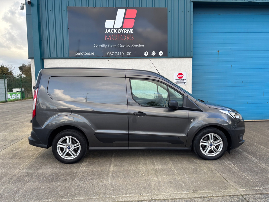 2022 Ford Transit Connect - image 8