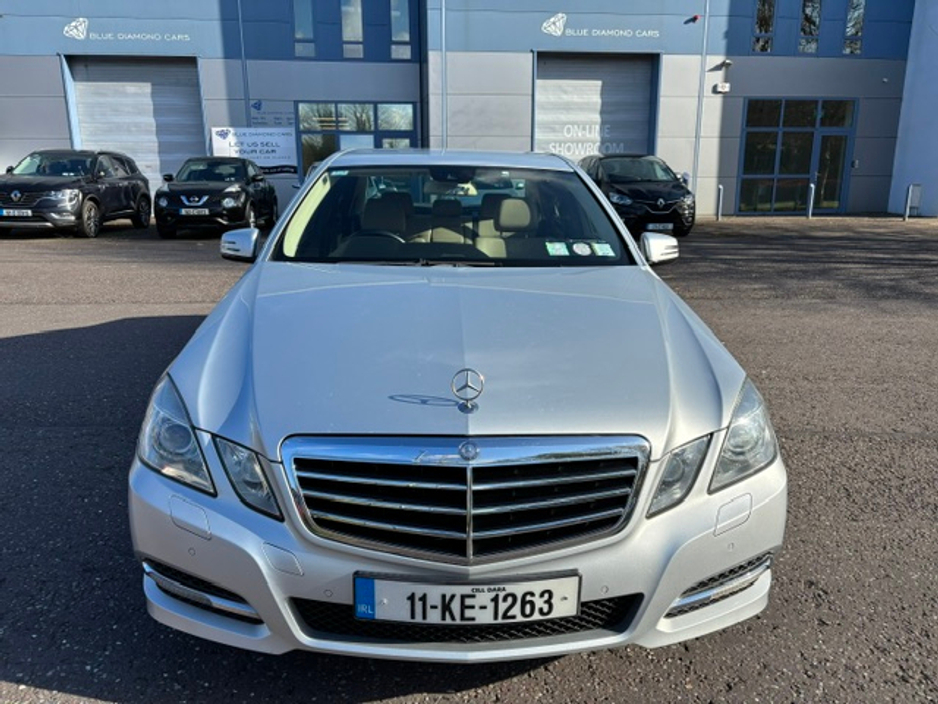 2011 Mercedes-Benz E Class - image 2