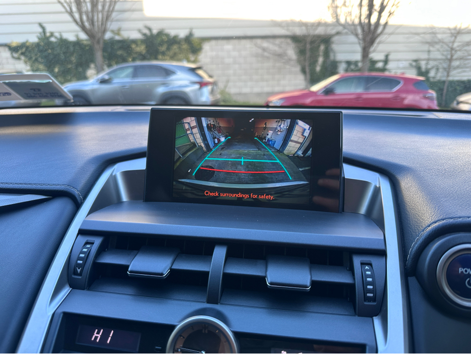 2015 Lexus NX 300 h - image 14