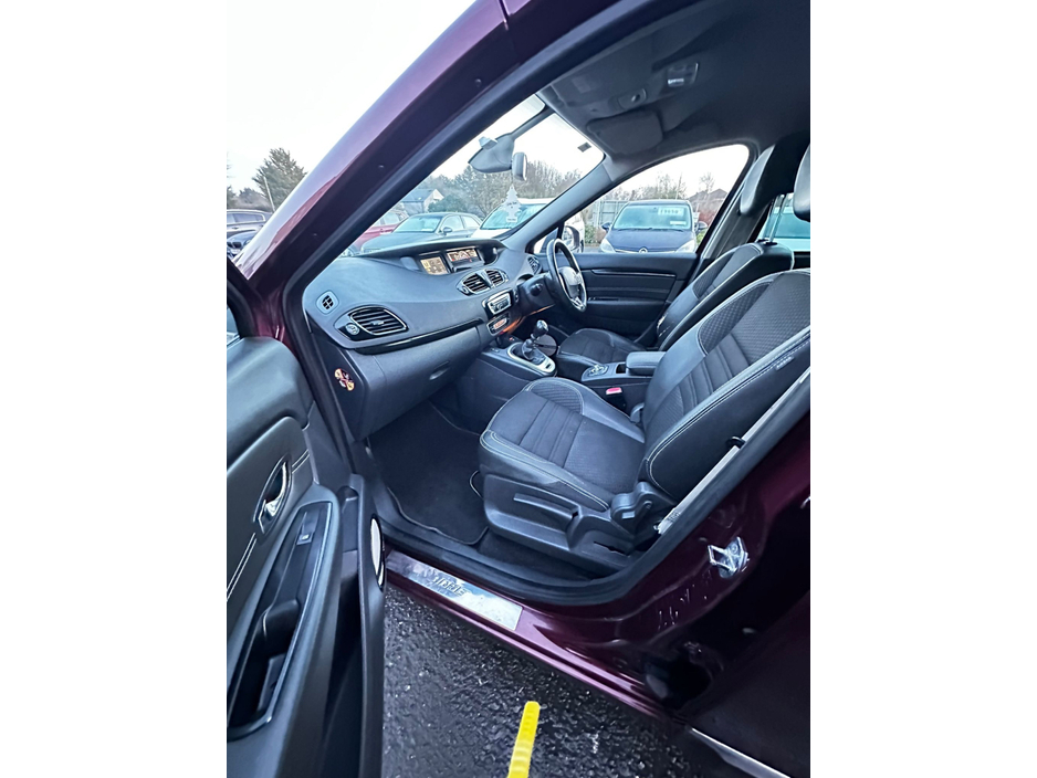 2014 Renault Grand Scenic 3 BOSE 1.5 DCI 110 4DR €4,950
