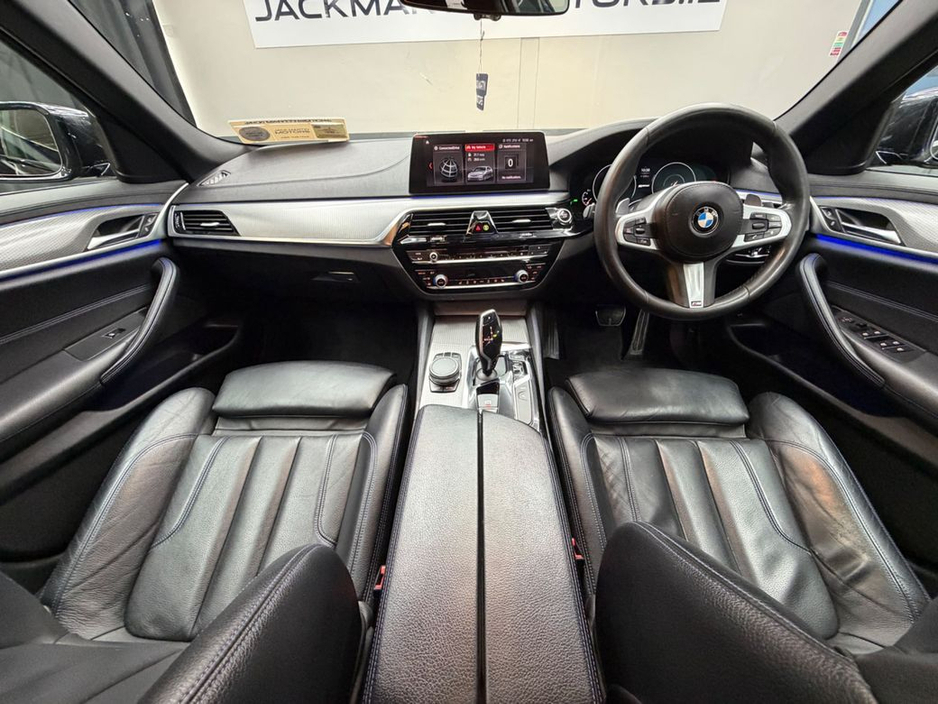 2019 BMW 5 Series - image 29