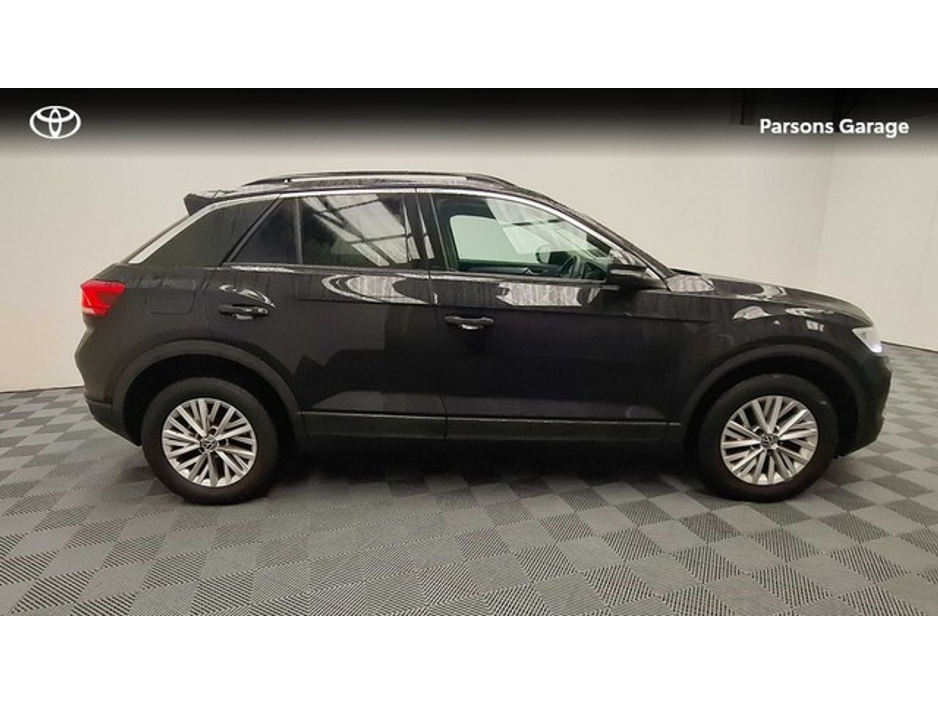 2022 Volkswagen T-Roc LIFE 2.0 TDI MANUAL 6SPEED FWD 116HP 5 5DR €29,995